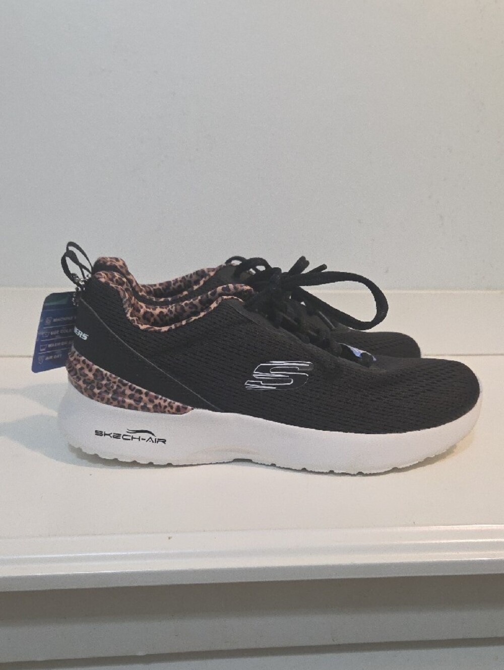 Womens Skechers Black Knit Sneakers with Leopard-Print Lining. New No Box - Picture 2 of 7